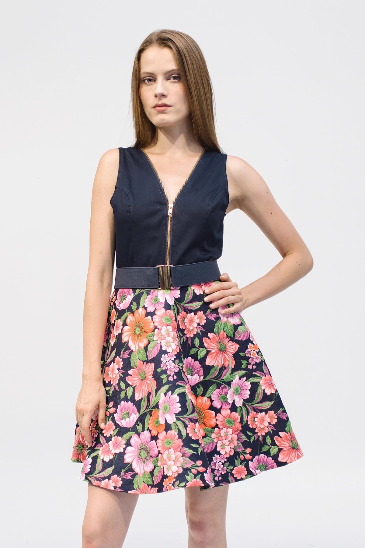 Ausgestelltes Träger-Kleid mit Zipp "ELIXIR" - floral