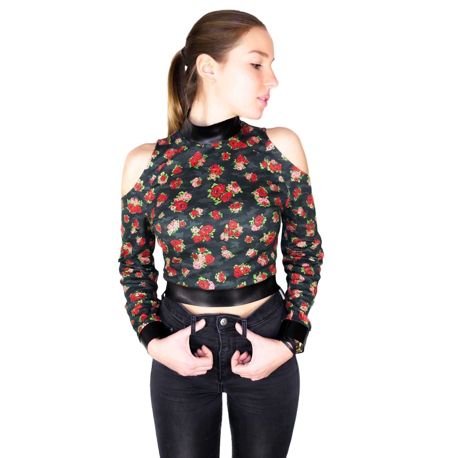 Crop Top aus Jersey mit freien Schultern "ROSES" - schwarz - Manuel Essl Design